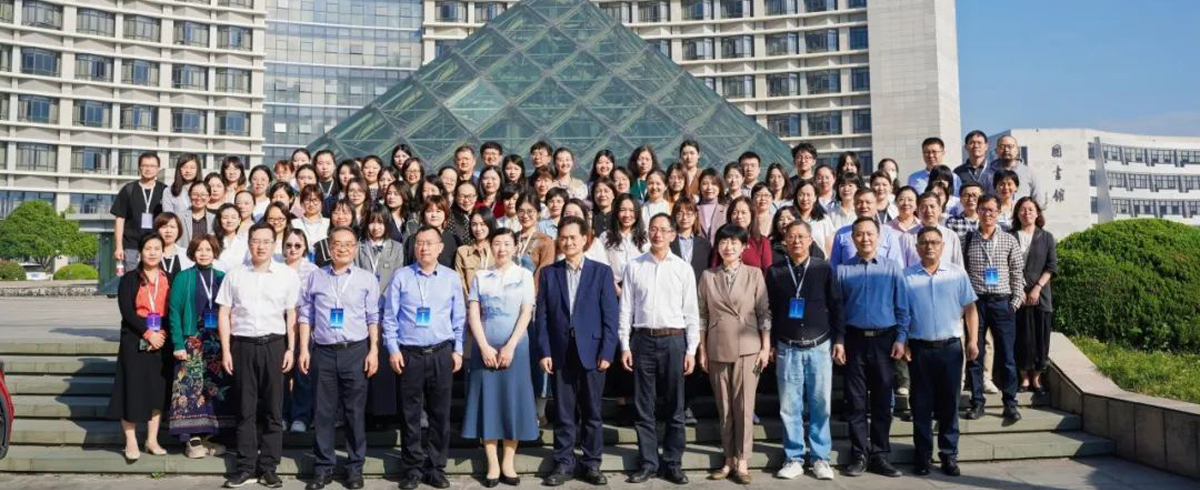 皇冠体育
成功举办第三届“...